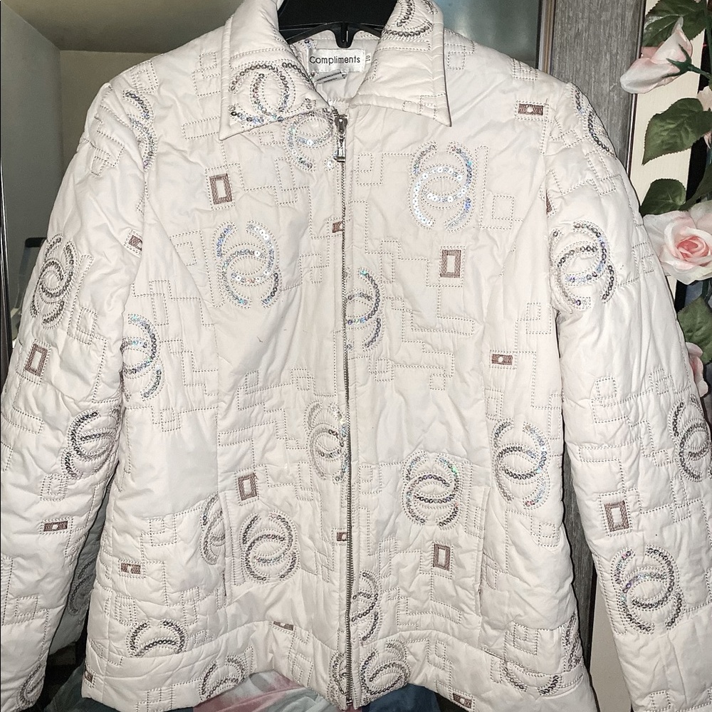 Cute jacket light puffy